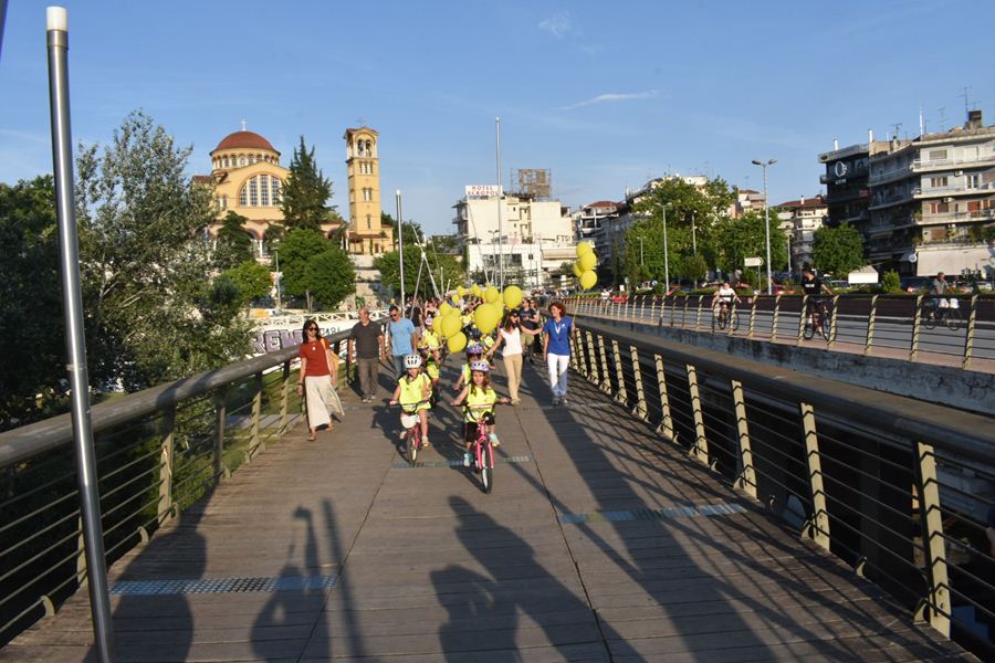 Onlarissa.gr guides you to the Pineios festival! He opened today his 