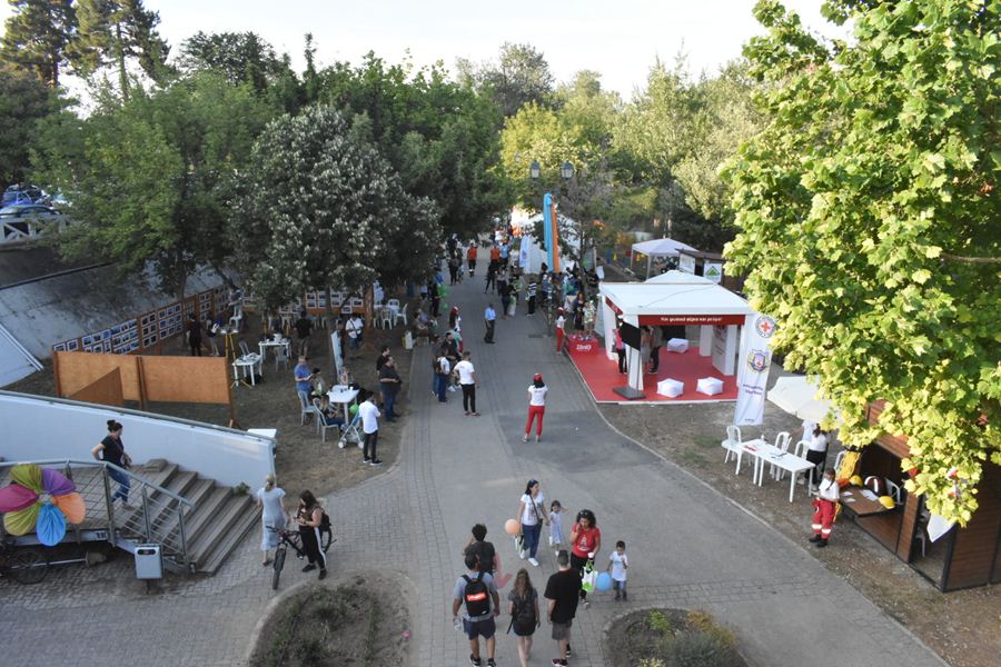 Onlarissa.gr guides you to the Pineios festival! He opened today his 