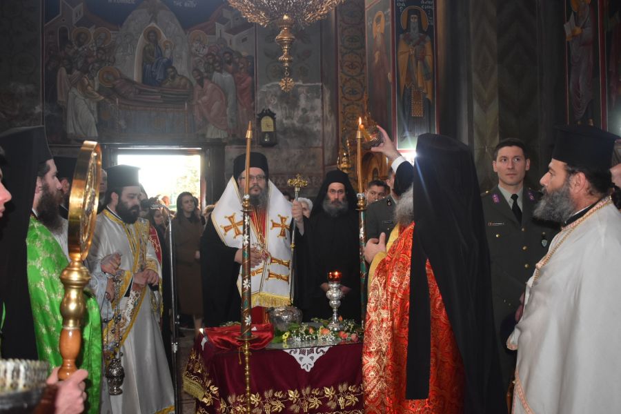 Την Τίμια Κάρα του Αγίου Μόδεστου υποδέχθηκε η 1η Στρατιά (φωτο)