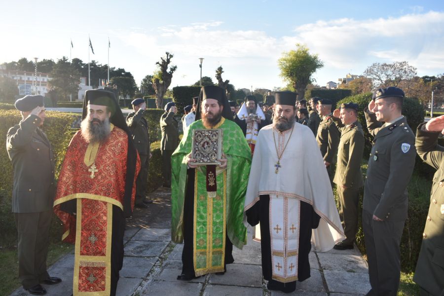 Την Τίμια Κάρα του Αγίου Μόδεστου υποδέχθηκε η 1η Στρατιά (φωτο)