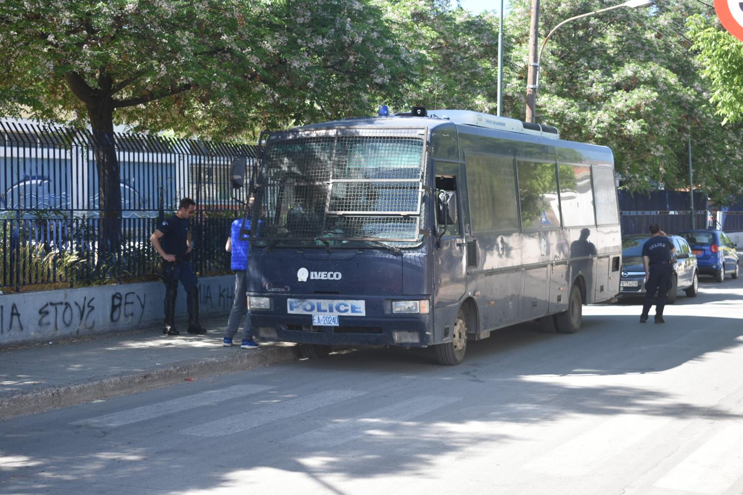 Με ισχυρές αστυνομικές δυνάμεις η νέα μαζική δειγματοληψία στη συνοικία της Νέας Σμύρνης (φωτό - video)