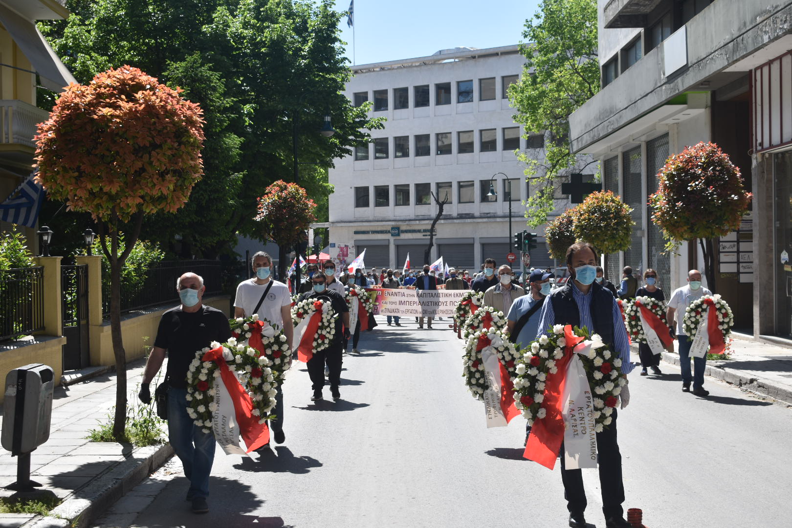 Με δύο συγκεντρώσεις και... αποστάσεις τίμησε την Εργατική Πρωτομαγιά η Λάρισα (φωτο)