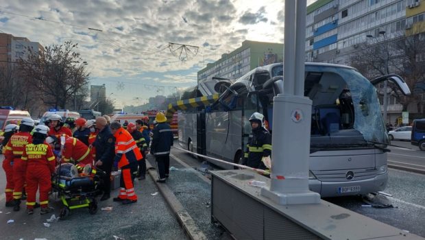 Ρουμανία: Πώς οδηγήθηκε στον δρόμο καρμανιόλα το τουριστικό λεωφορείο - Τι ισχυρίστηκε ο οδηγός