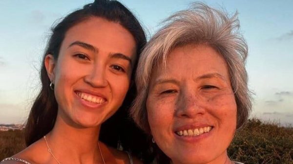 Ισραήλ: Ύστερα από οκτώ μήνες ομηρίας, η Νόα Αργκαμάνι αγκαλιάζει τη μητέρα της που είναι καρκινοπαθής τελικού σταδίου