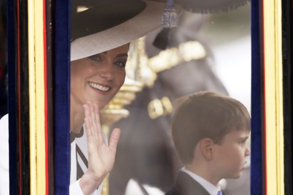 Kate Middleton: Η πρώτη επίσημη δημόσια εμφάνιση στο Trooping the Colour