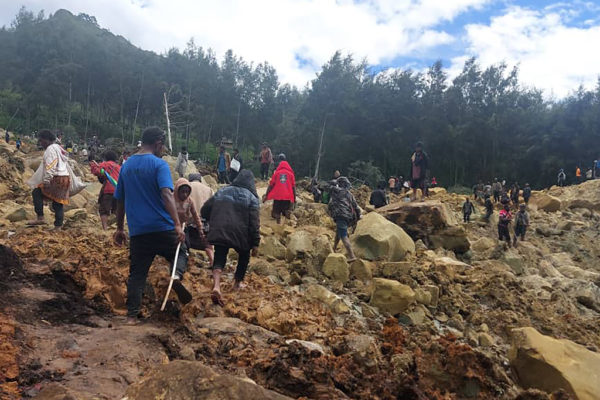 Ισημερινός: Τουλάχιστον επτά νεκροί και περισσότεροι από 20 τραυματίες εξαιτίας κατολίσθησης
