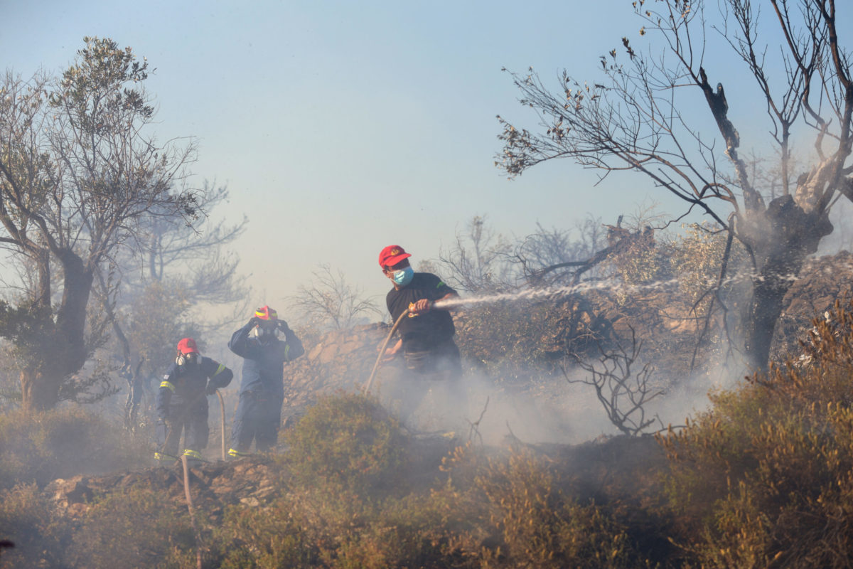 Σε ύφεση η μεγάλη φωτιά στα Ακούμια Ρεθύμνου  – «112» σε 8 περιοχές να είναι σε ετοιμότητα