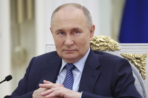 Πούτιν: Η Ρωσία θα ξαναρχίσει την παραγωγή πυραύλων μέσου βεληνεκούς με δυνατότητα χρήσης πυρηνικών όπλων