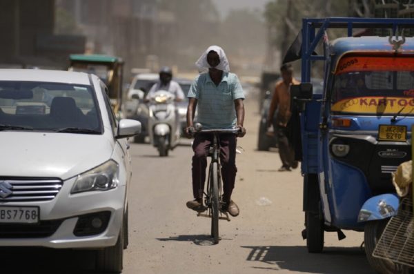 Έρευνα: Η ατμοσφαιρική ρύπανση ευθύνεται για το 7% των θανάτων στις μεγάλες ινδικές πόλεις