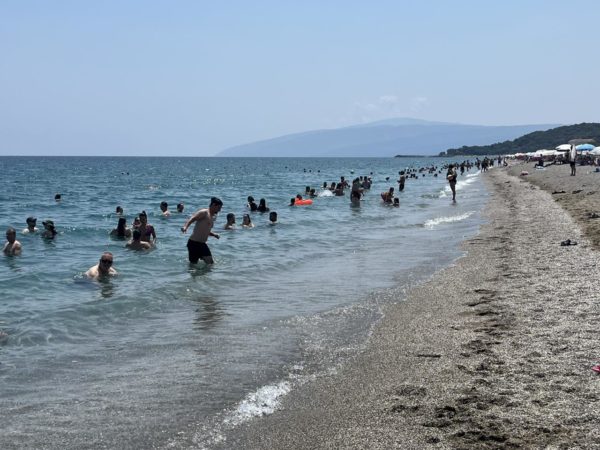 Άλλαξαν οι παραλίες της Λάρισας – Οι λουόμενοι απολαμβάνουν πια διαφορετικά το μπάνιο τους: Αυτή είναι η νέα τους συνήθεια