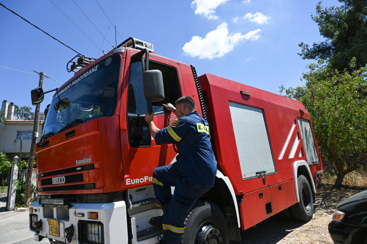 Πολύ υψηλός κίνδυνος πυρκαγιάς σε εννέα περιφέρειες, ανήμερα τον Δεκαπενταύγουστο