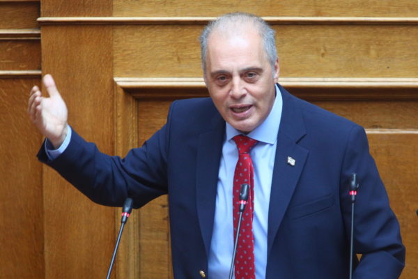 Κ. Βελόπουλος: Αντιφατικό να μιλάμε για κατώτατο μισθό – Ο Έλληνας εργάζεται πιο πολλές ώρες, δεν αμείβεται και τον λένε και τεμπέλη