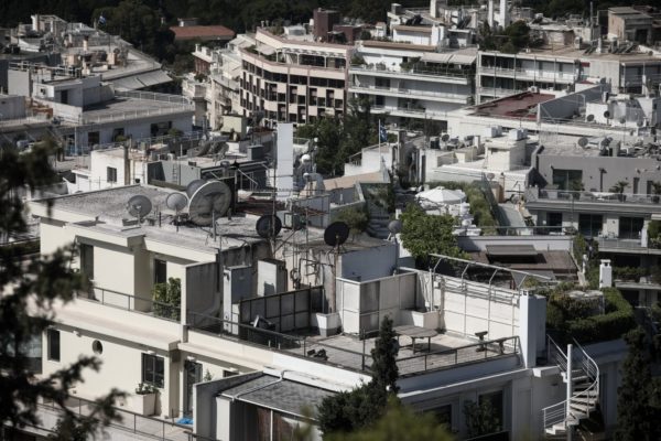 Κοινωνική Αντιπαροχή: Έρχονται τα πρώτα 300 φθηνά σπίτια στην αγορά