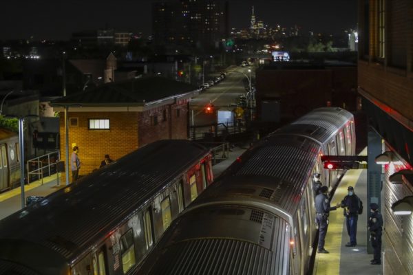 Άγρια δολοφονία στη Νέα Υόρκη: Συνελήφθη ο άνδρας που έβαλε φωτιά σε γυναίκα μέσα στο μετρό