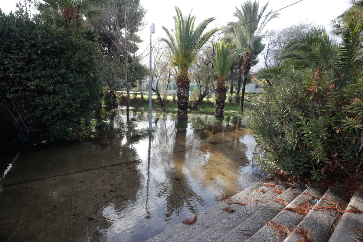 ΣΥΡΙΖΑ για την πλημμύρα στο ΣΕΦ: Παρατημένες και ευάλωτες σε φθορές πολλές από τις αθλητικές εγκαταστάσεις