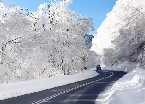 Όταν το χιόνι κάνει τα ελληνικά τοπία να μοιάζουν ονειρικά – Εικόνες που μάγεψαν όλο τον πλανήτη