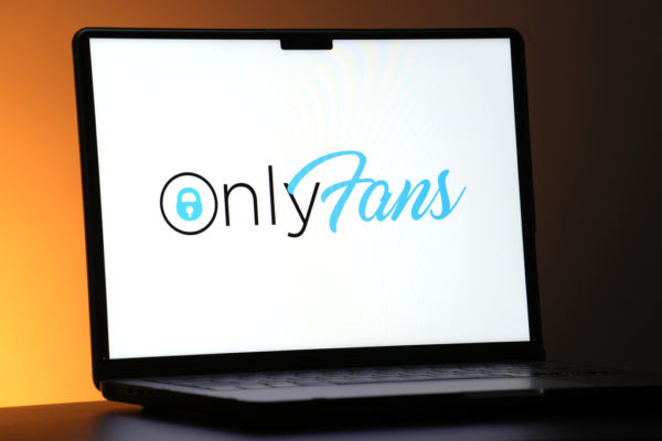 OnlyFans: Επαναπροσδιορίζοντας την πορνογραφία, χτίζει μια παγκόσμια οικονομική αυτοκρατορία