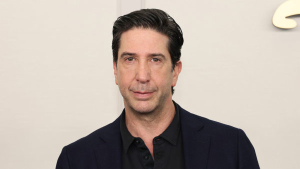 David Schwimmer για τη φήμη που απέκτησε από τα «Φιλαράκια» – «Μας ακολουθούσαν 3 ή 4 αυτοκίνητα όπου κι αν πηγαίναμε»