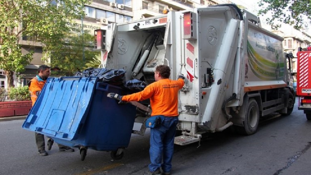 ΚΕΔΕ: Ο ρυθμός συνταξιοδοτήσεων μείωσε το προσωπικό των Δήμων από 120.000 το 2010 σε 81.000 το 2023