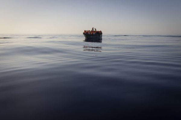 Ναυάγιο πλεούμενου με μετανάστες στον Παναμά: Κοριτσάκι νεκρό – Είκοσι διασωθέντες