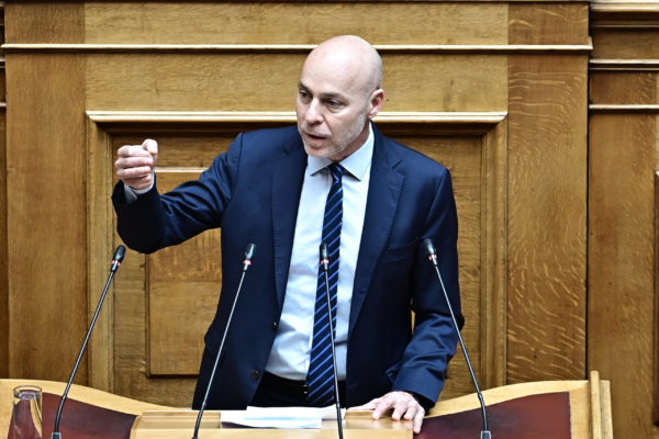 Γιώργος Αμυράς: Μπροστά στο πάνδημο αίτημα του «ποτέ ξανά» το πολιτικό σύστημα πρέπει να κρατήσει χαμηλούς τόνους και η κυβέρνηση να κάνει ακόμη περισσότερα